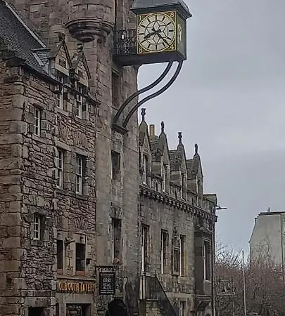 Flat Centre Of Town North Bridge *