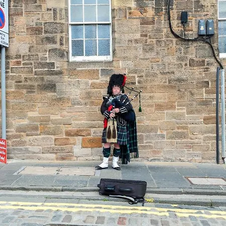 Unique 2 Bedroom Castle - Near Castle & Royal Mile * Edinburgh