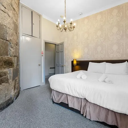 Apartment Unique 2 Bedroom Castle - Near Castle & Royal Mile Edinburgh