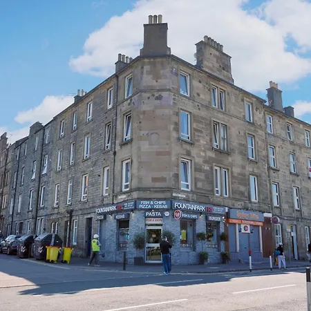 Modern & Spacious 1 Bedroom - Close To Centre - Sleeps Up To 3 Guests Apartment Edinburgh