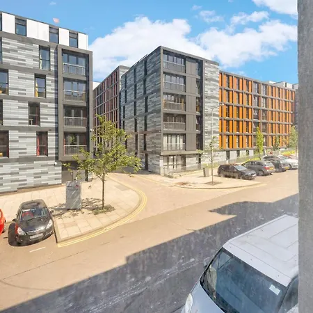 Modern & Spacious 1 Bedroom - Close To Centre - Sleeps Up To 3 Guests Apartment Edinburgh