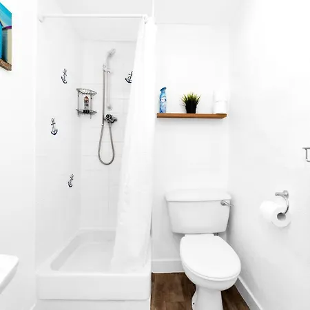 Apartament Modern & Spacious 1 Bedroom - Close To Centre - Sleeps Up To 3 Guests