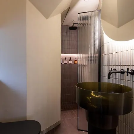 Joivy Contemporary With Free Parking * Edinburgh