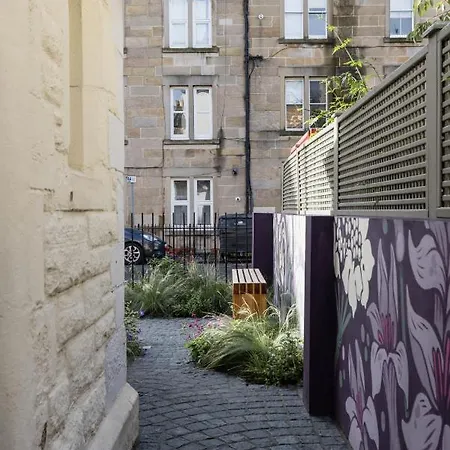 Joivy Contemporary With Free Parking *