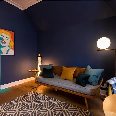 Joivy Contemporary With Free Parking