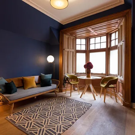 Vakantiehuis Joivy Contemporary With Free Parking *