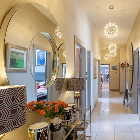 Joivy Beautiful Penthouse With Terrace & Jacuzzi Apartment