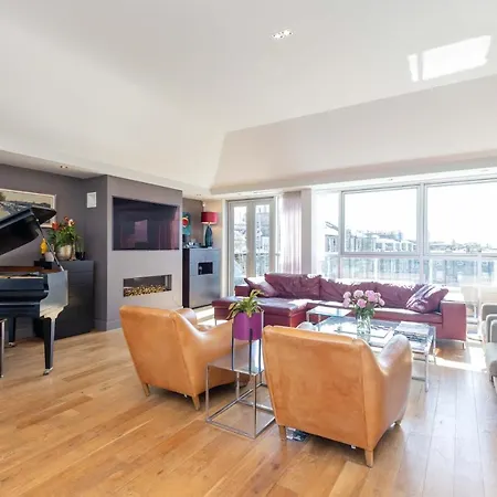 Joivy Beautiful Penthouse With Terrace & Jacuzzi Apartment
