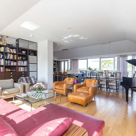Apartment Joivy Beautiful Penthouse With Terrace & Jacuzzi Edinburgh