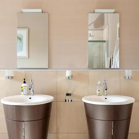 Joivy Beautiful Penthouse With Terrace & Jacuzzi