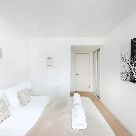 Apartamento Altido Elegant Flat Near The Meadows With Parking *