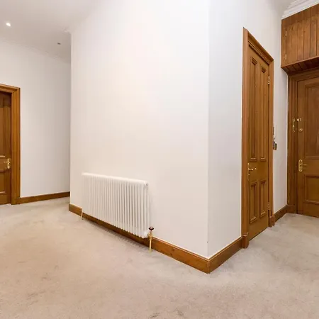 Joivy Spacious Near The Meadows شقة