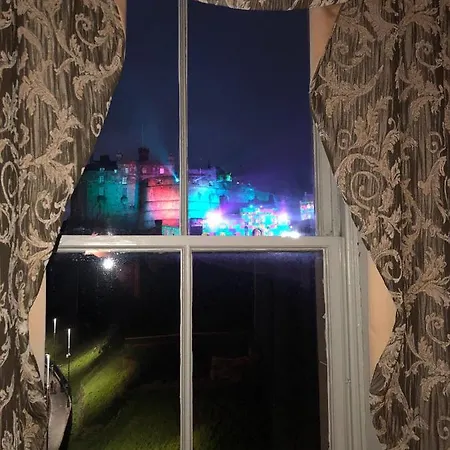 The Castle Esplanade Apartment Edinburgh