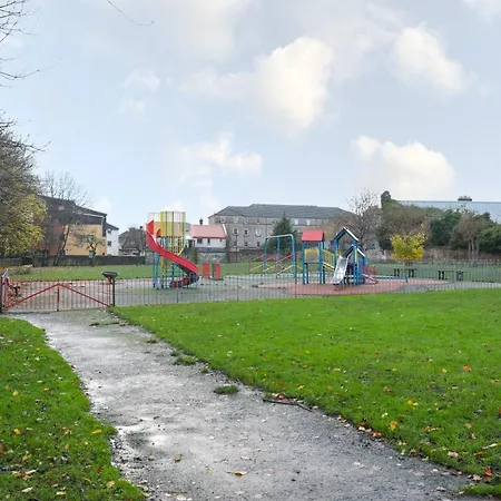 Gorgeous In Excellent Location - - Five Star Amenities Affittacamere Edimburgo