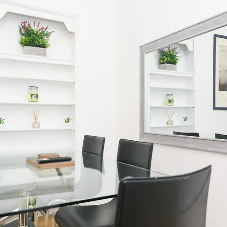 Gorgeous In Excellent Location - - Five Star Amenities Affittacamere Edimburgo