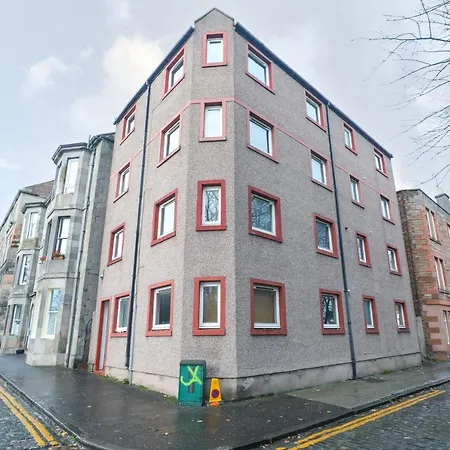 Gorgeous In Excellent Location - - Five Star Amenities Edimburgo