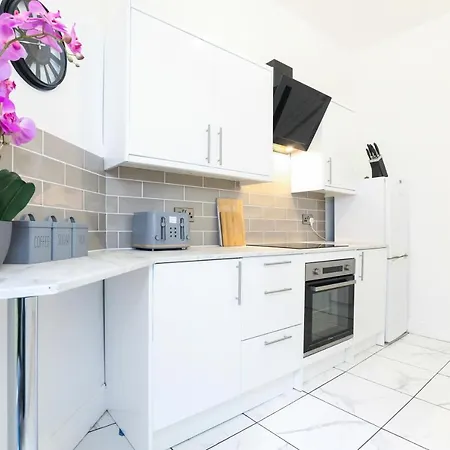 Gorgeous In Excellent Location - - Five Star Amenities Affittacamere Edimburgo