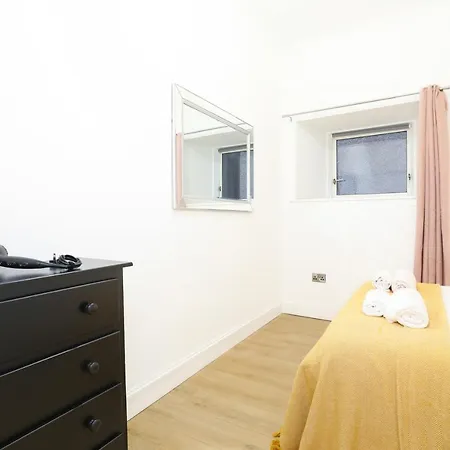 Stunning Modern 3 Bedroom
