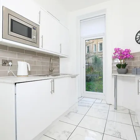 Gorgeous In Excellent Location - - Five Star Amenities Affittacamere Edimburgo