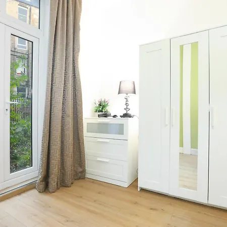 Lägenhet Stunning Modern 3 Bedroom *