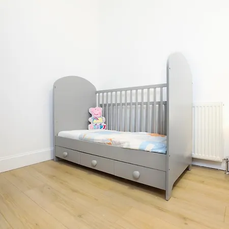Stunning Modern 3 Bedroom * Edinburg