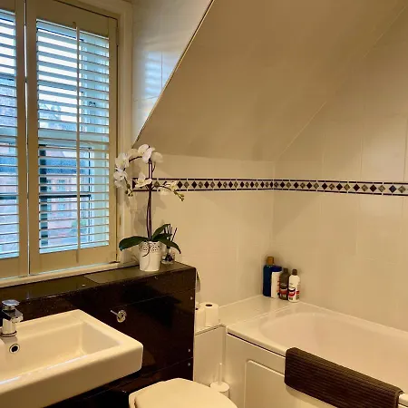 Appartement - With Balcony And Secure Garage Parking