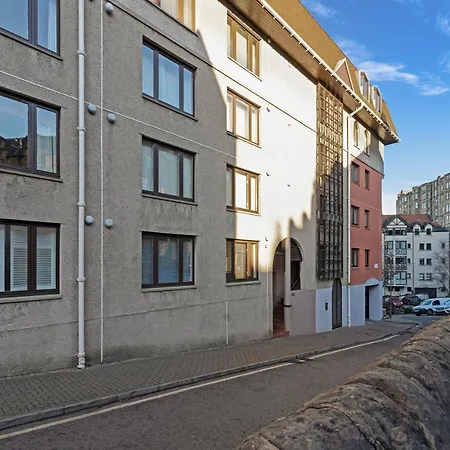 شقة Elegant & Unique Getaway - Spacious 3 Bedroom, 2 Bathroom Centre - Free Allocated Parking. إدنبرة