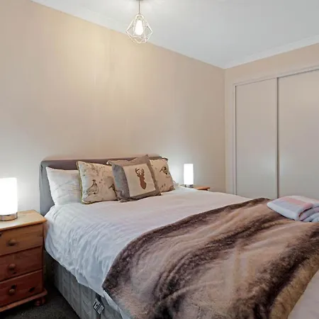 Elegant & Unique Getaway - Spacious 3 Bedroom, 2 Bathroom Centre - Free Allocated Parking. Appartement