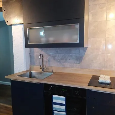 Apartment Lovely 2 Bedroom B-listed Converted Whisky Bond *