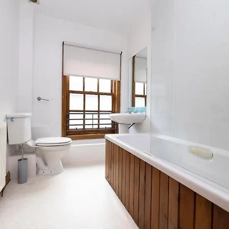 Joivy Bright And Cosy Flat Near The Scotland Gallery * Edinburgh