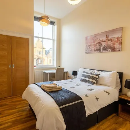 New 2 Bed With Stunning Views Of Arthur Seat Mountain *