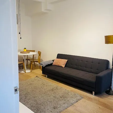 Ground Floor 1 Bedroom Flat In The Centre Apartment *