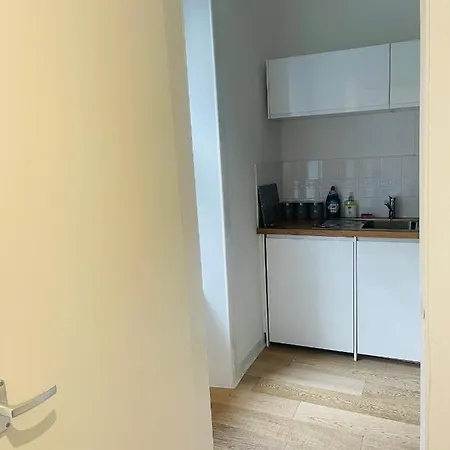 Ground Floor 1 Bedroom Flat In The Centre Apartment *