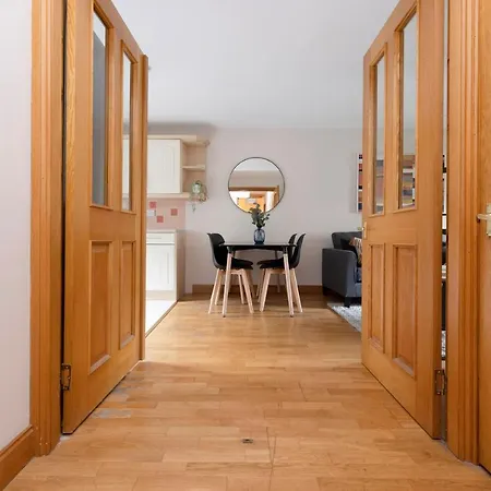 Joivy Bright And Cosy Flat Near The Scotland Gallery Apartment *