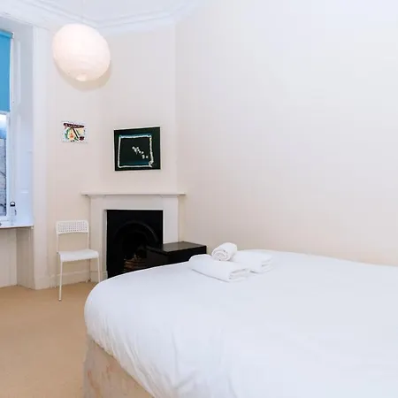 Spacious 4 Bedroom Near The Meadowsold Town 에든버러