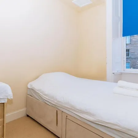 Spacious 4 Bedroom Near The Meadowsold Town * 에든버러