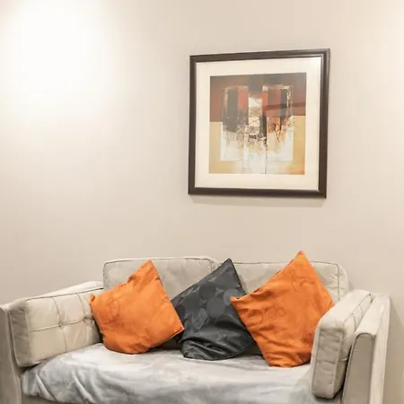 Lägenhet Two Bedroom Within Walking Distance To Centre Edinburg