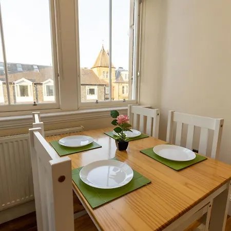 Apartamento New 2 Bed With Stunning Views Of Arthur Seat Mountain *