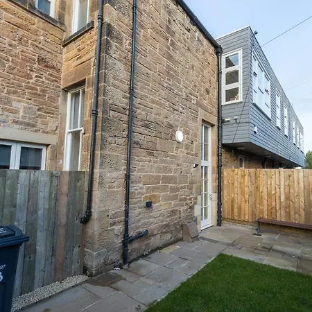 New 3-bedroom Close To Centre *