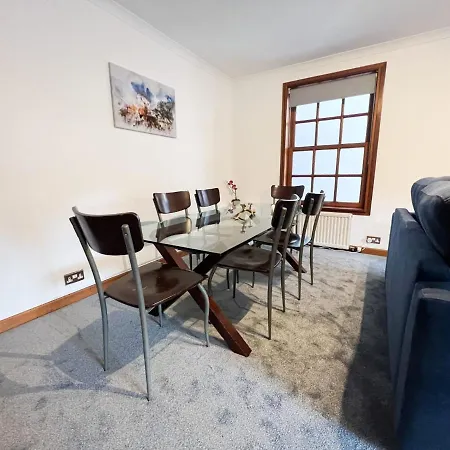 Old Town 2br Flat Royal Mile Sleeps 5 * Edinburgh
