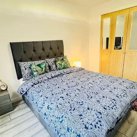 Superb 2 Bedroom With Free Parking