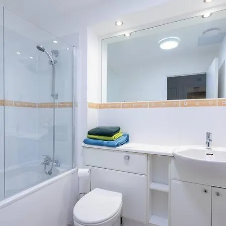 Pilrig Flat: A Lovely 5-bed With A Lift * Edimburgo