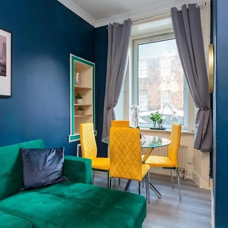 Beautiful Boutique Abode - Sleeps 4 Edinburgh