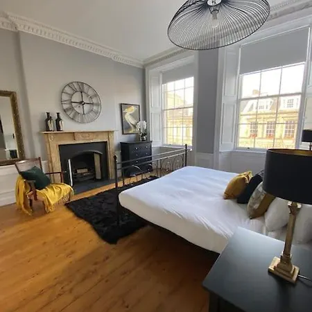 Georgian Townhouse In The Centre - Broughton Place Edinburgh