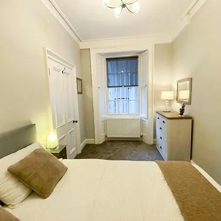 2bed, Private Garden & Fireplace, Near Water Of Leith 아파트 에든버러
