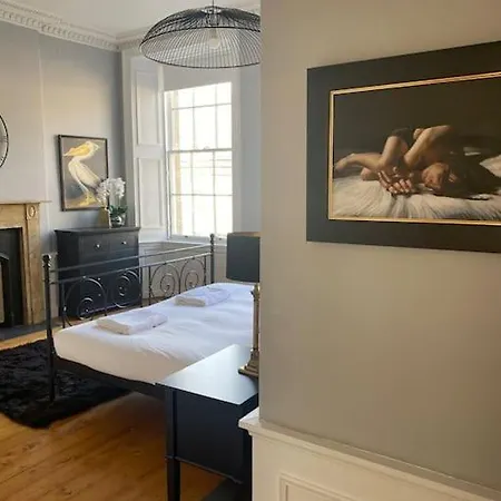 Georgian Townhouse In The Centre - Broughton Place Apartment *
