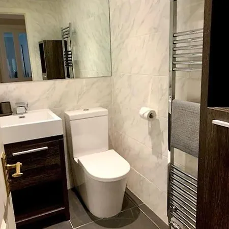 Cosy Roseburn Apartment, - 2 Bedrooms, Free Parking Edynburg