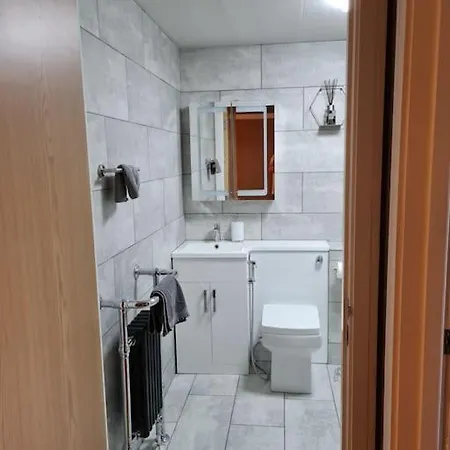 Lovely 1 Bedroom Near The Center