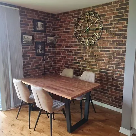 Lovely 1 Bedroom Near The Center Εδιμβούργο
