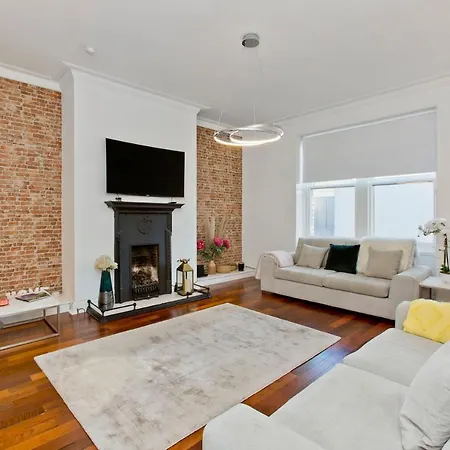 Exquisite & Lively With Fireplace & Panoramic Views * 爱丁堡